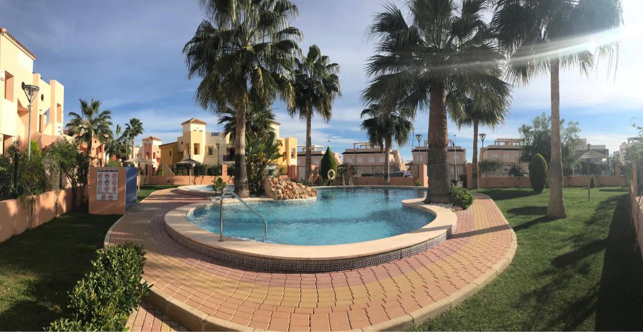 Bungalow Punta Marina Torrevieja Exterior foto